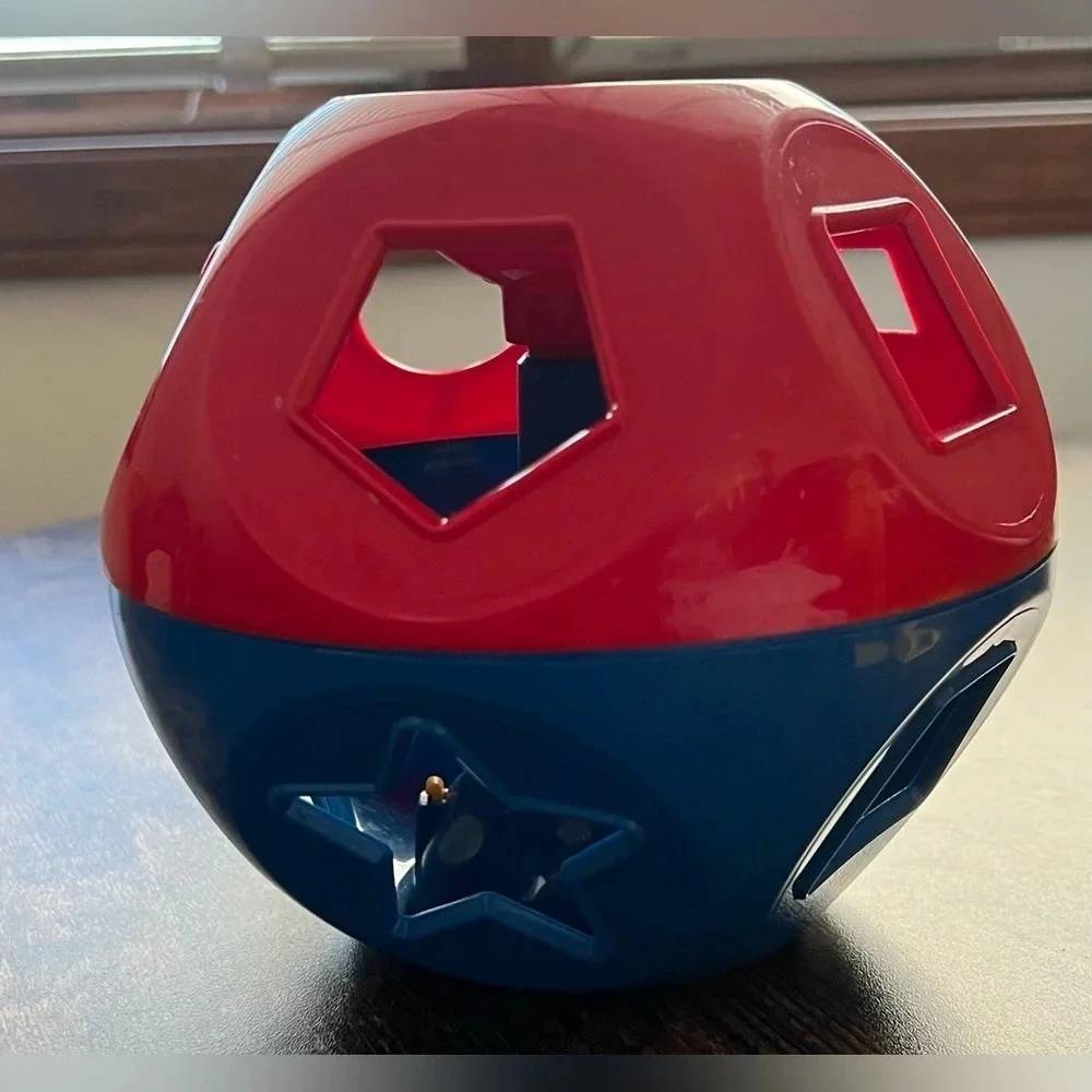 Tupperware | Shape-O children’s toy.